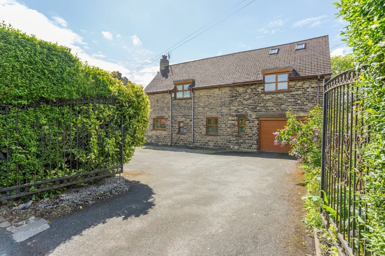 Halifax Road, Hightown, WF15, photo 29