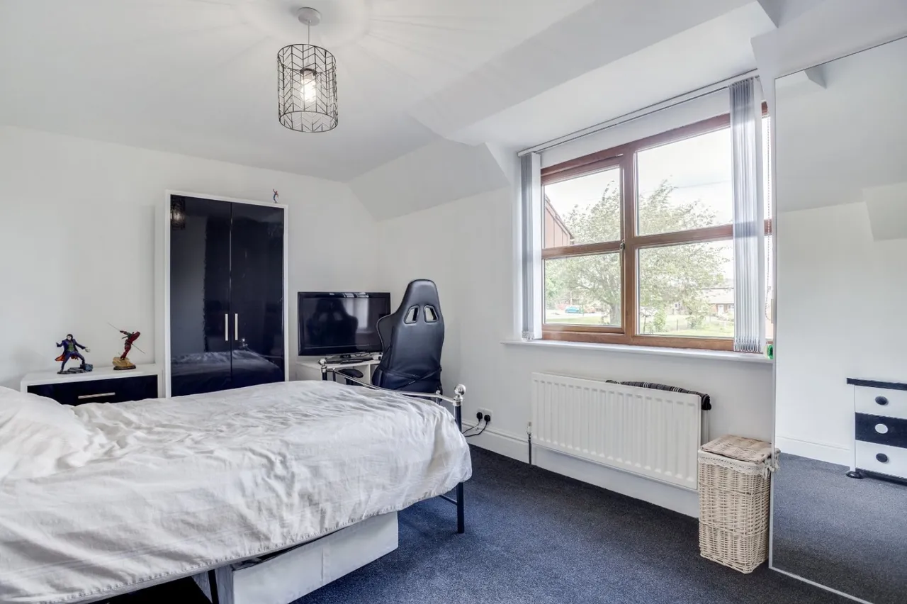 Halifax Road, Hightown, WF15, photo 13