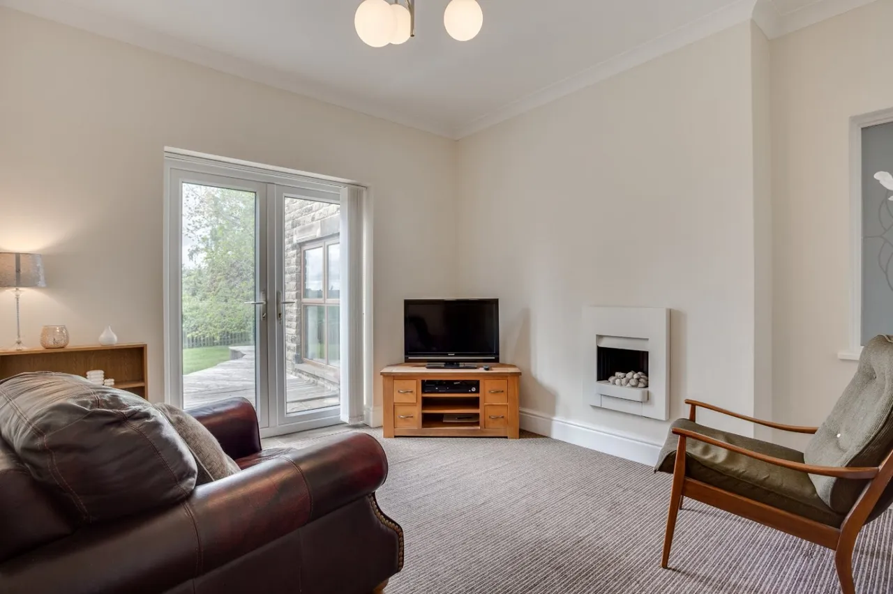 Halifax Road, Hightown, WF15, photo 7