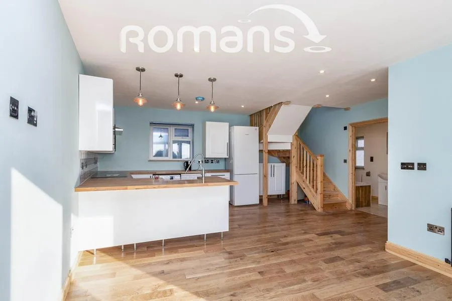 Upper Hale Road, Farnham, GU9, photo 2