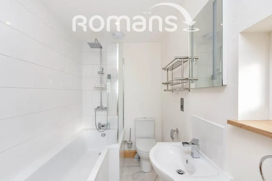 Upper Hale Road, Farnham, GU9, photo 8