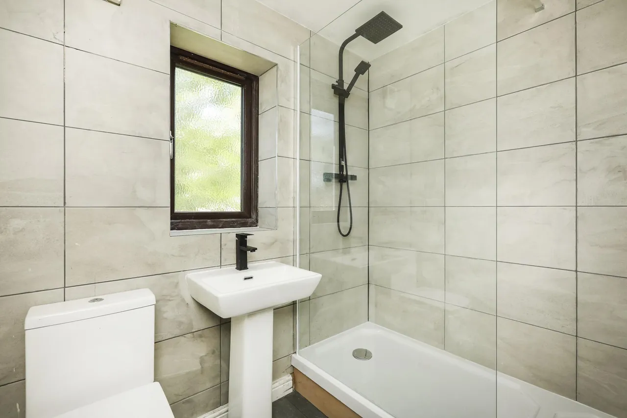 Whitfield Gardens, Worksop, S81, photo 17