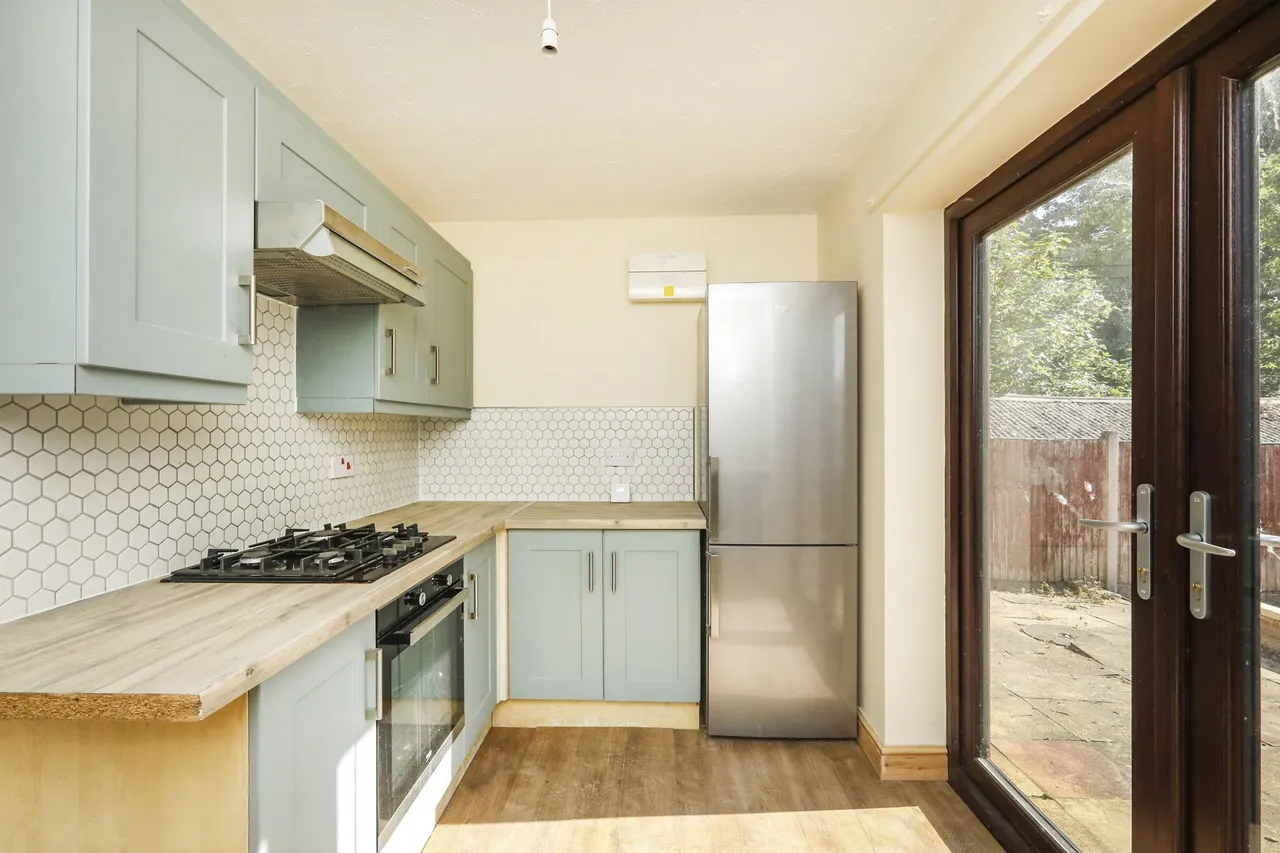 Whitfield Gardens, Worksop, S81, photo 9