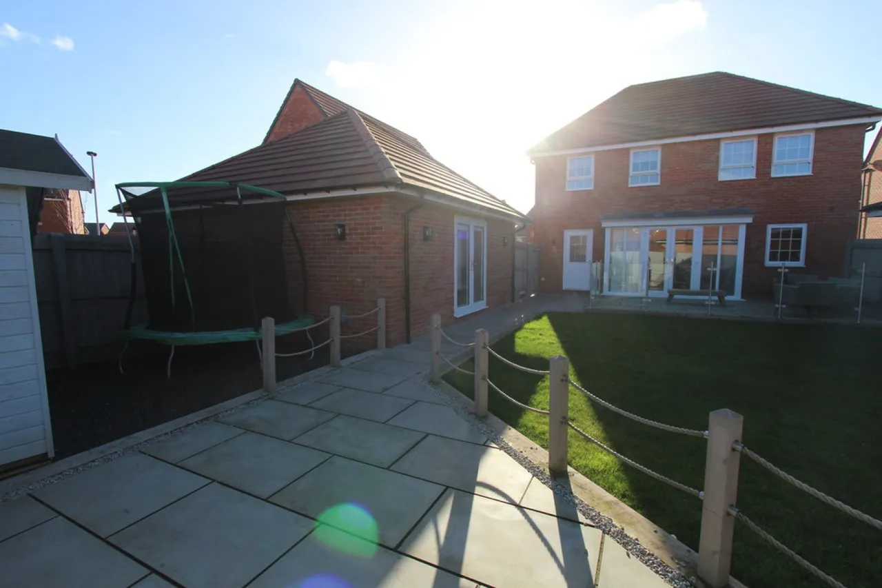 Chawton Way, Dunstall Park, B78, photo 19