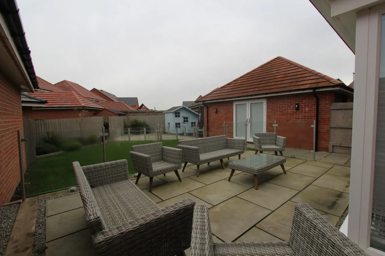 Chawton Way, Dunstall Park, B78, photo 21