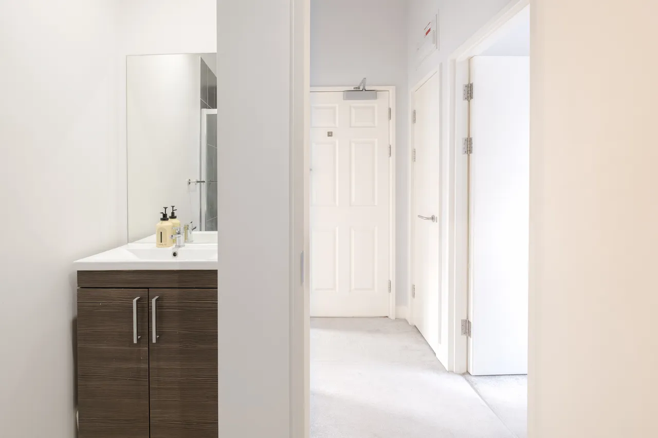 Offord Road, London, N1, photo 12