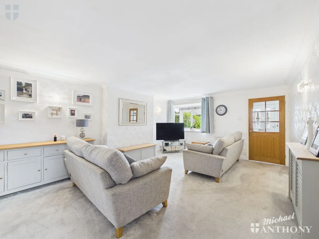 Chestnut Close, Waddesdon, Aylesbury, HP18 0LJ, photo 17