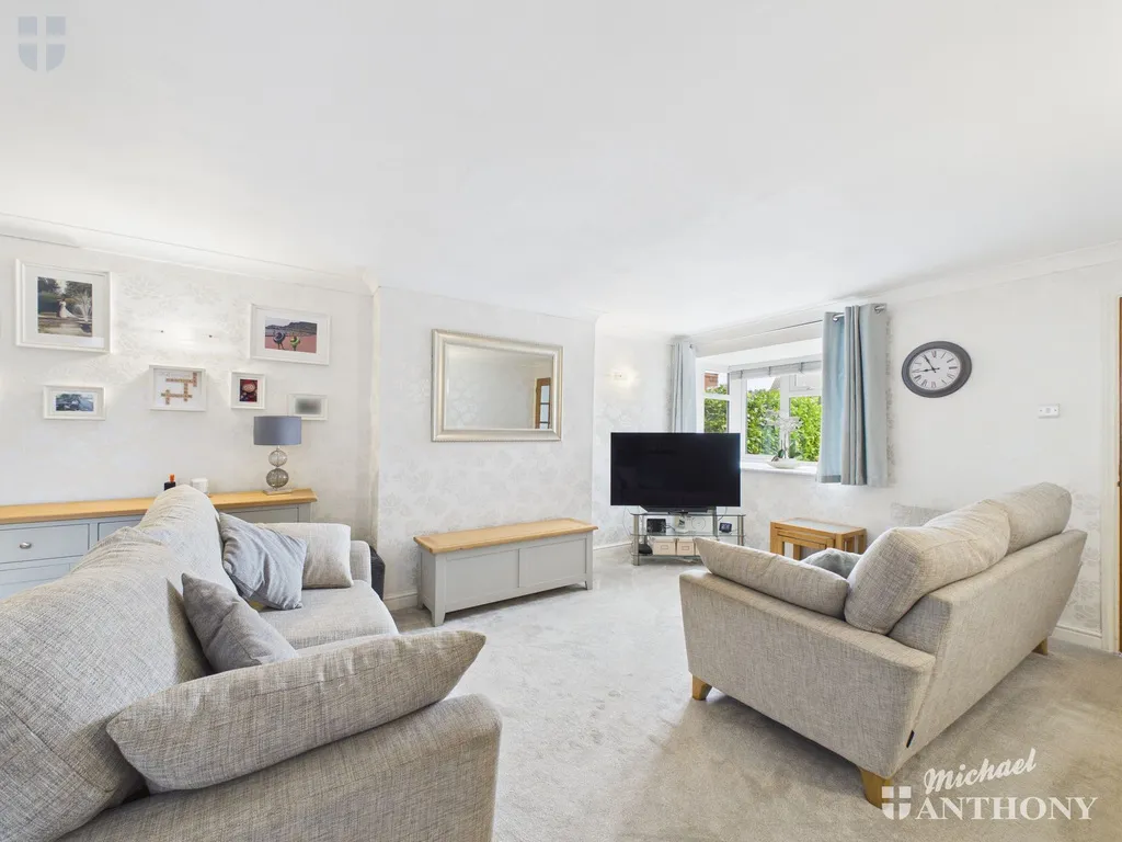 Chestnut Close, Waddesdon, Aylesbury, HP18 0LJ, photo 4