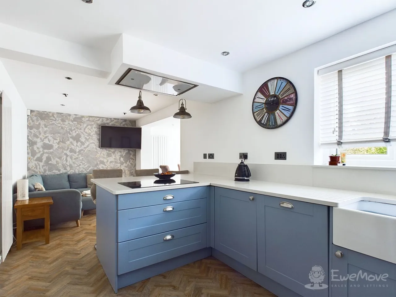 Southdown Crescent, Cheadle Hulme, SK8, photo 5