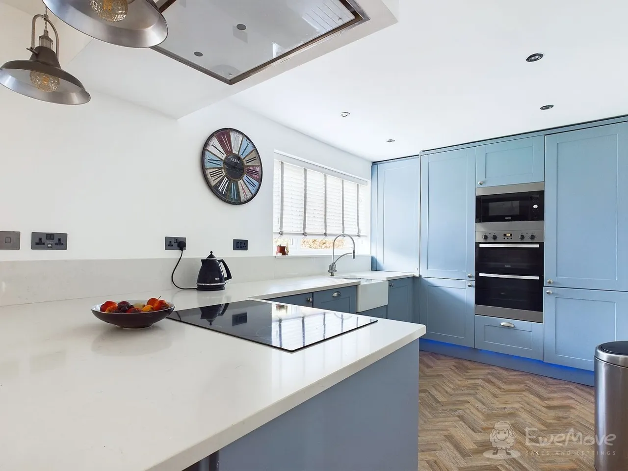 Southdown Crescent, Cheadle Hulme, SK8, photo 2