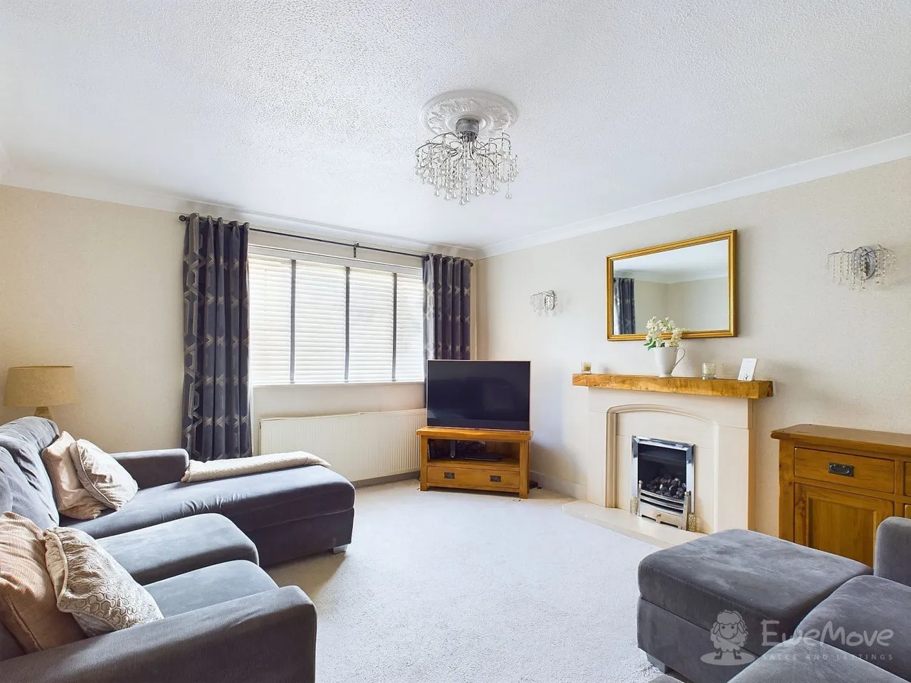 Southdown Crescent, Cheadle Hulme, SK8, photo 4