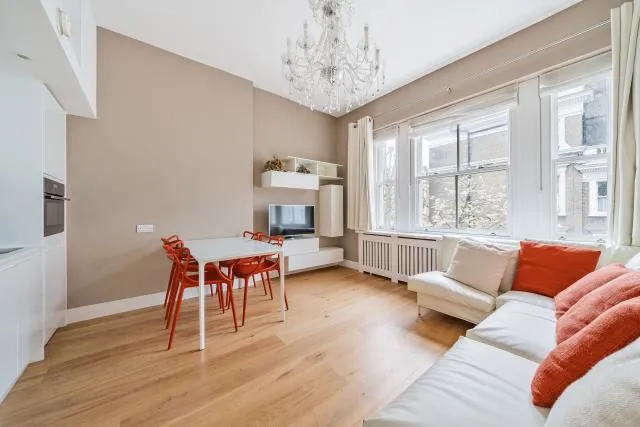 2 bed flat to rent, Linden Gardens, London, W2