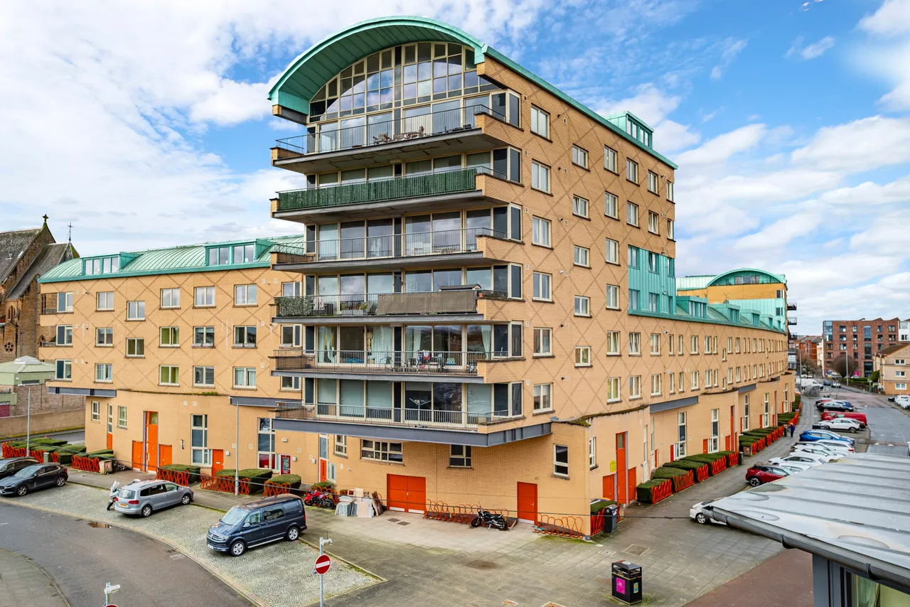 2 bed flat for sale, Old Rutherglen Road, Glasgow, G5