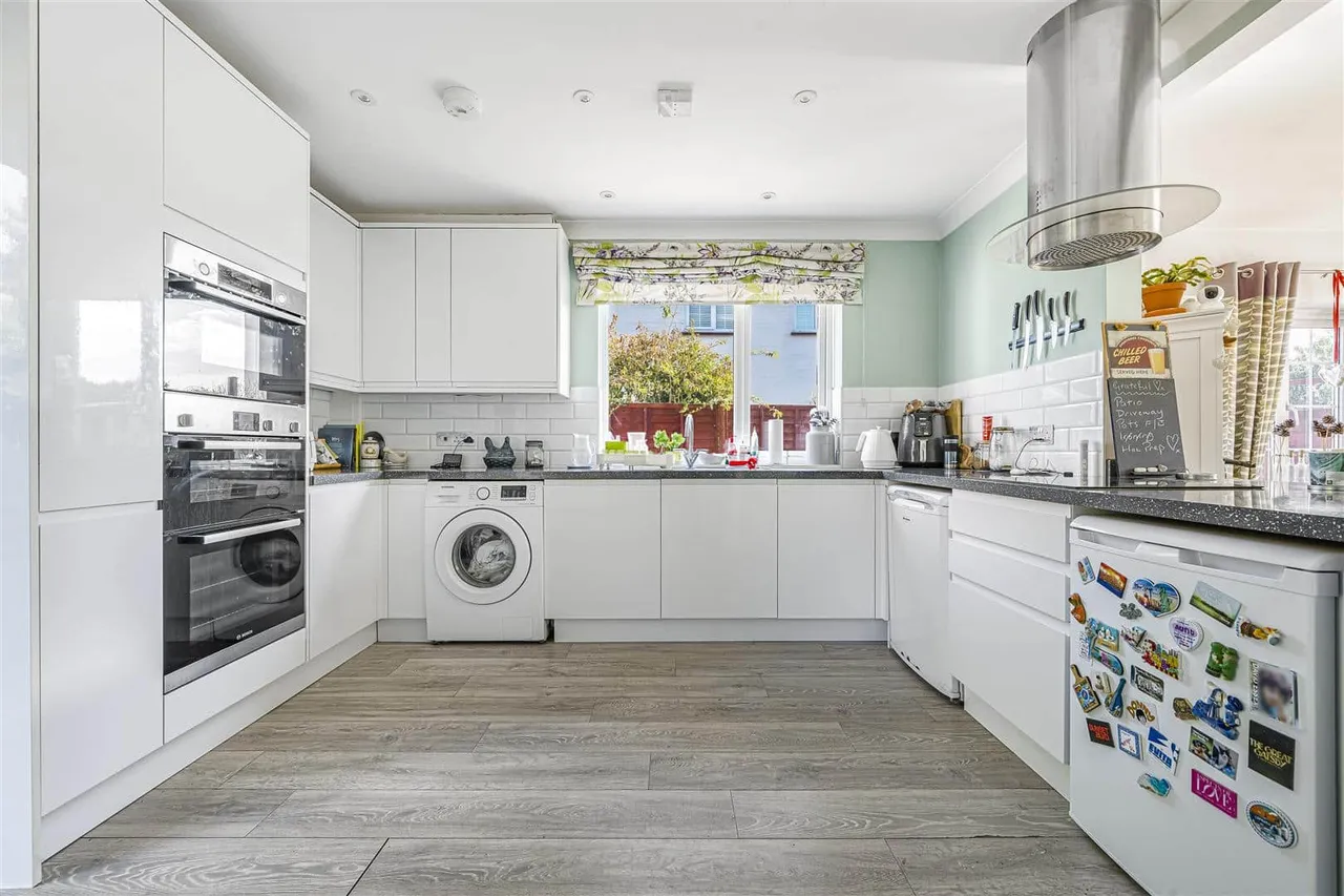 Court Close, Maidenhead, SL6 2DL, photo 5