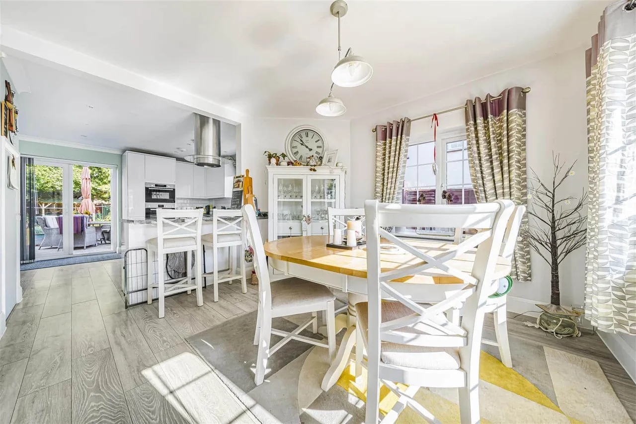 Court Close, Maidenhead, SL6 2DL, photo 19