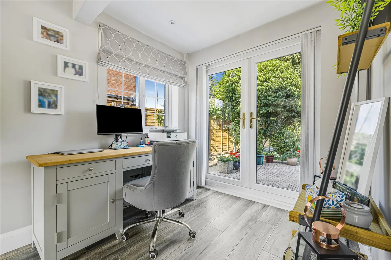 Court Close, Maidenhead, SL6 2DL, photo 4