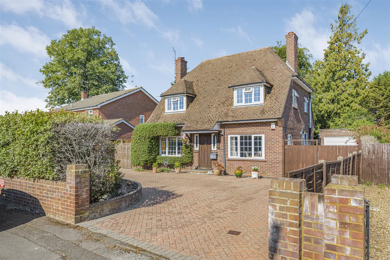 Court Close, Maidenhead, SL6 2DL, photo 24