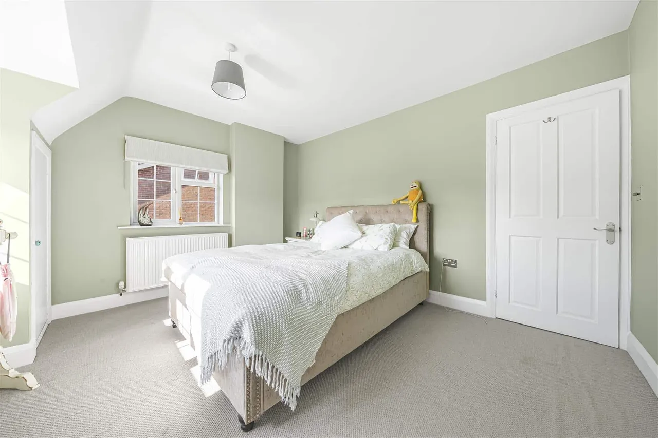 Court Close, Maidenhead, SL6 2DL, photo 6