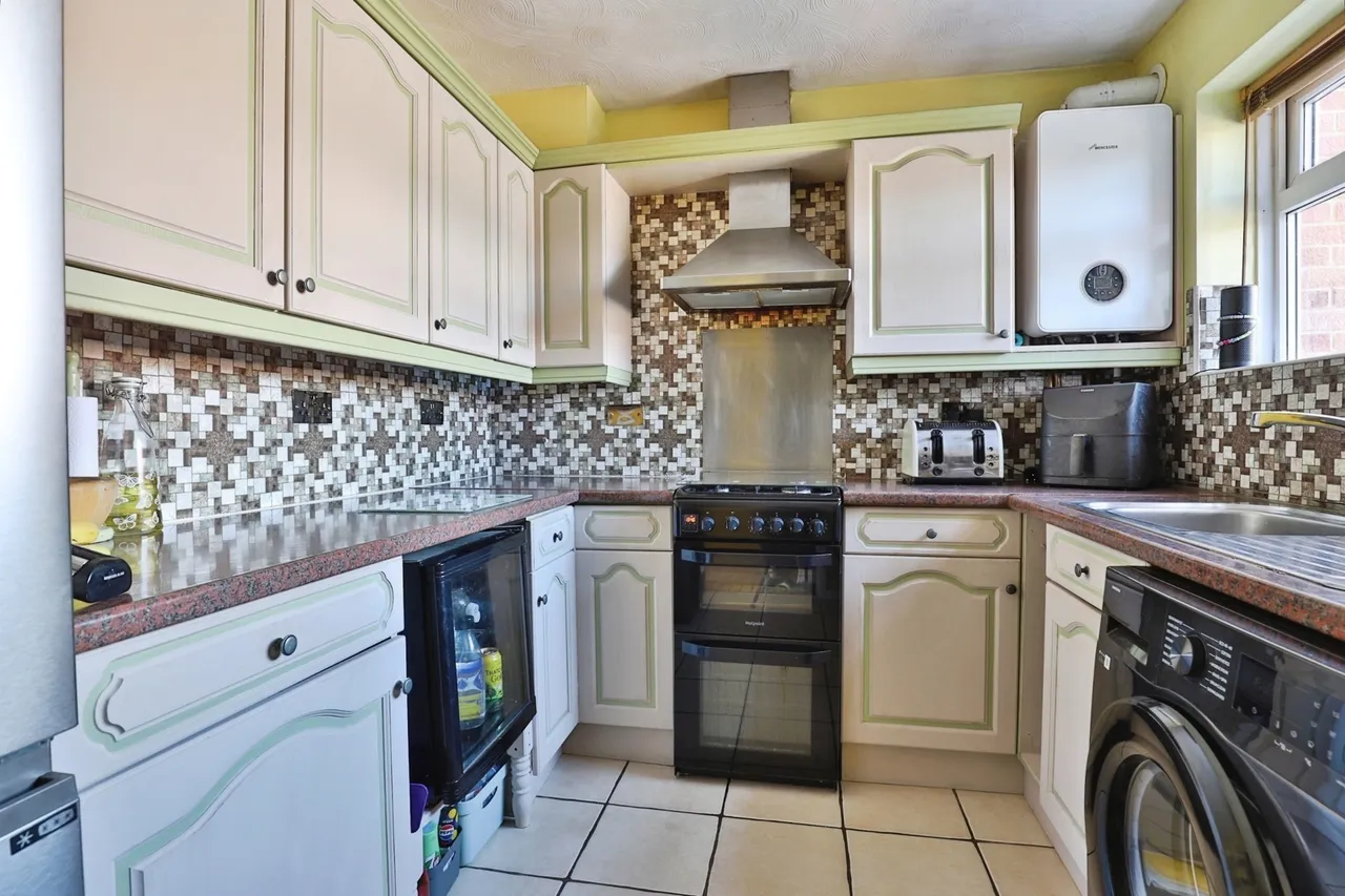 Aspen Gardens, Poole, BH12, photo 13