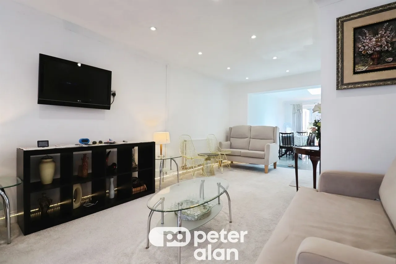 Lakeside Drive, Cardiff, CF23, photo 2