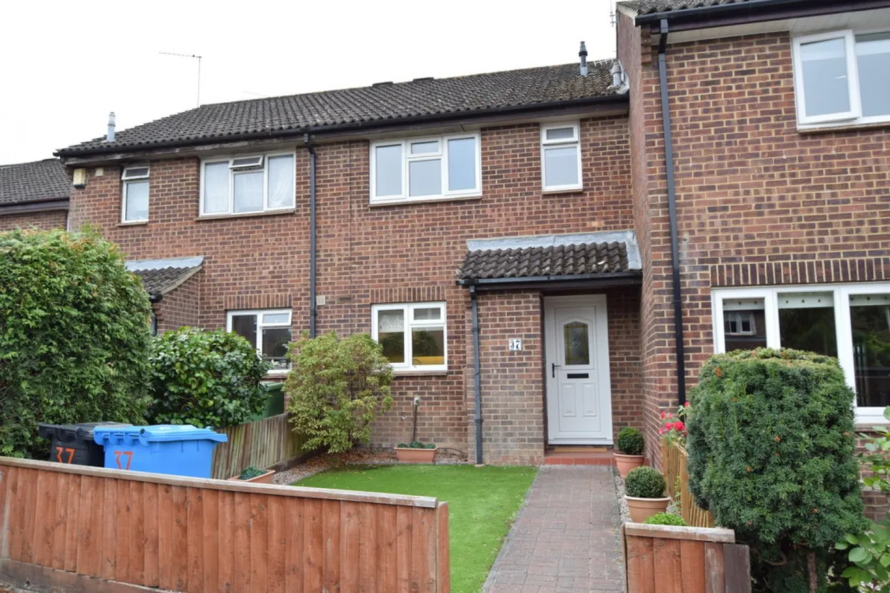 3 bed house to rent, Nuthatch Close, Creekmoor, BH17