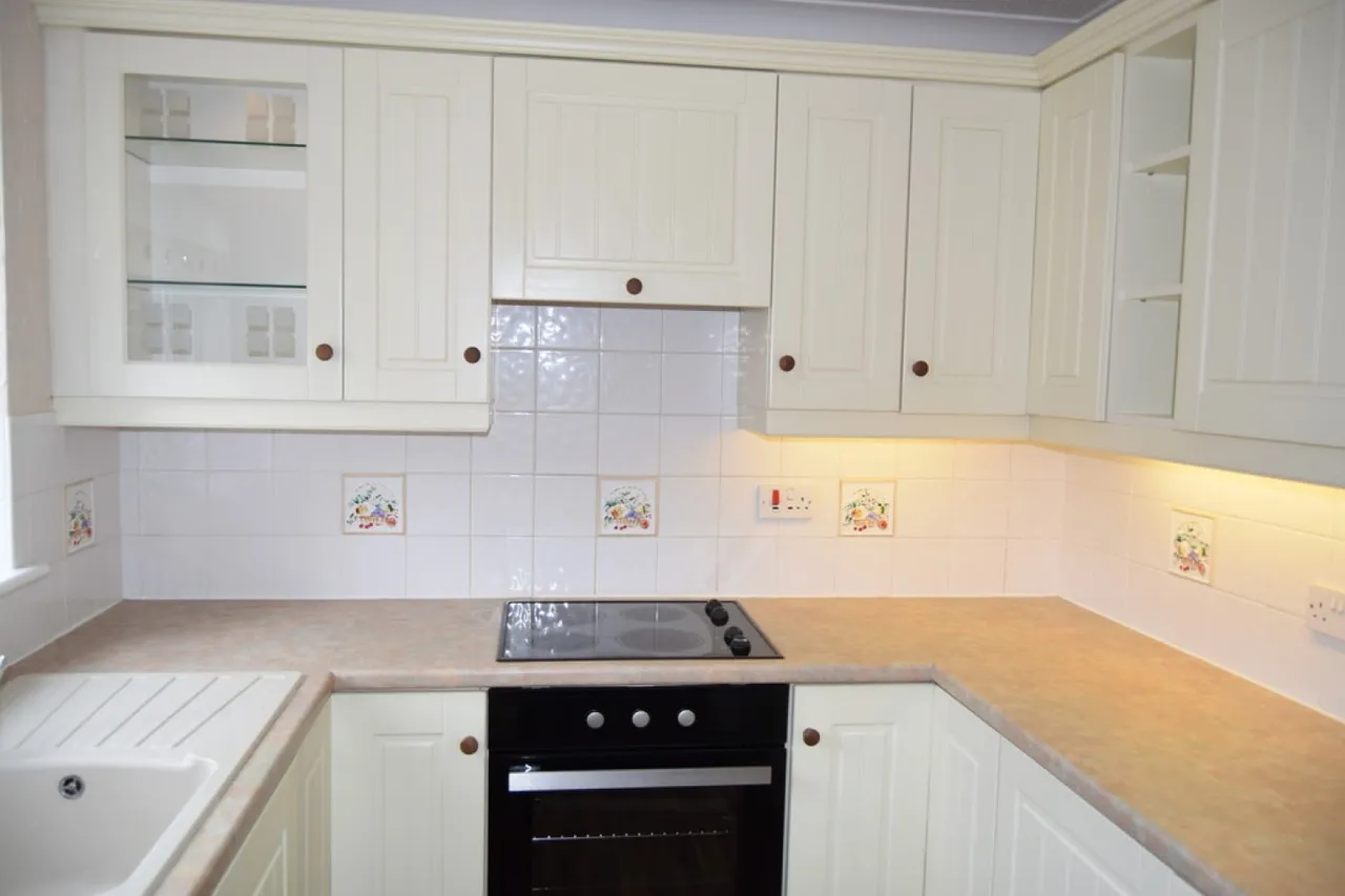 Nuthatch Close, Creekmoor, BH17, photo 4