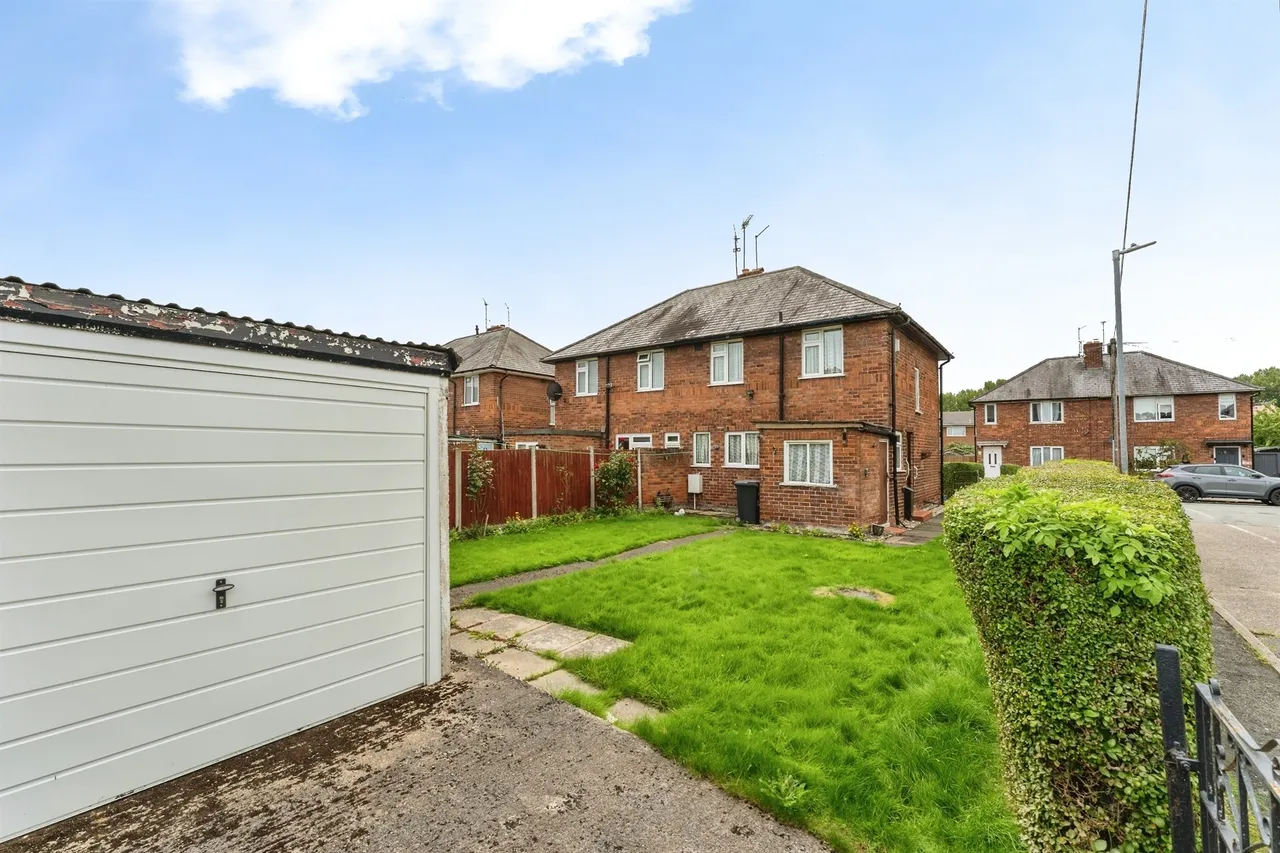 Victoria Road, Saltney, CH4, photo 17