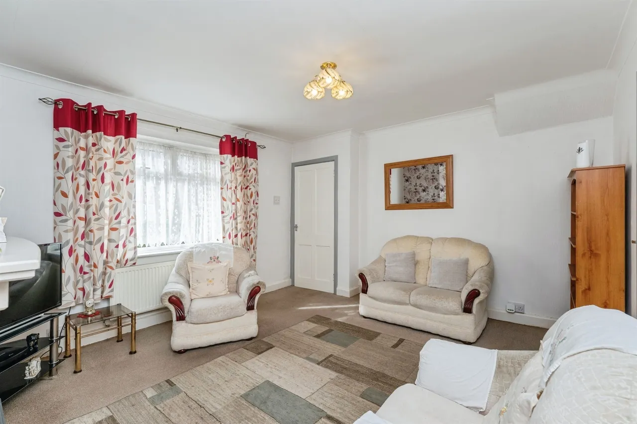 Victoria Road, Saltney, CH4, photo 4