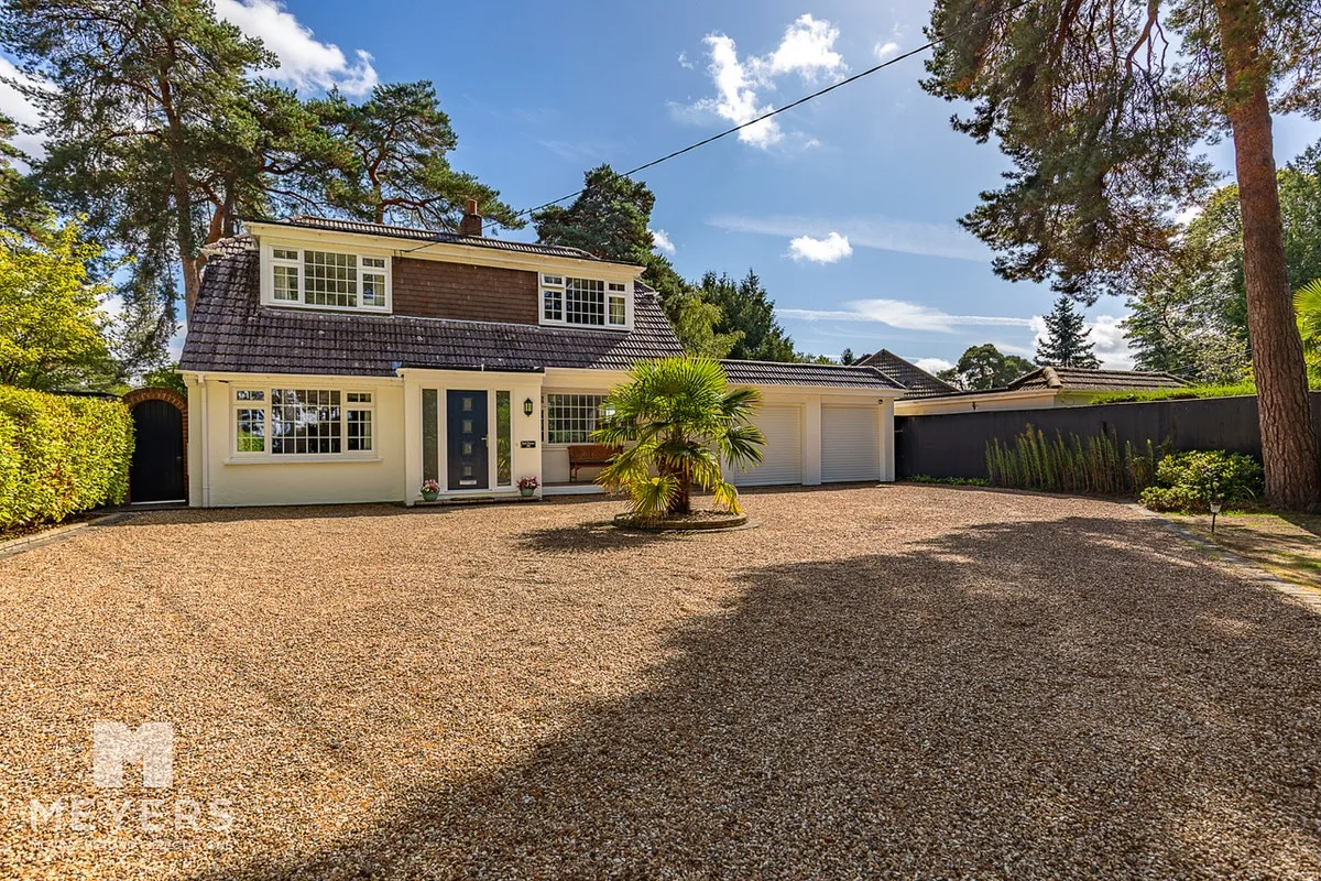 4 bed house for sale, Moorside Road, West Moors, BH22