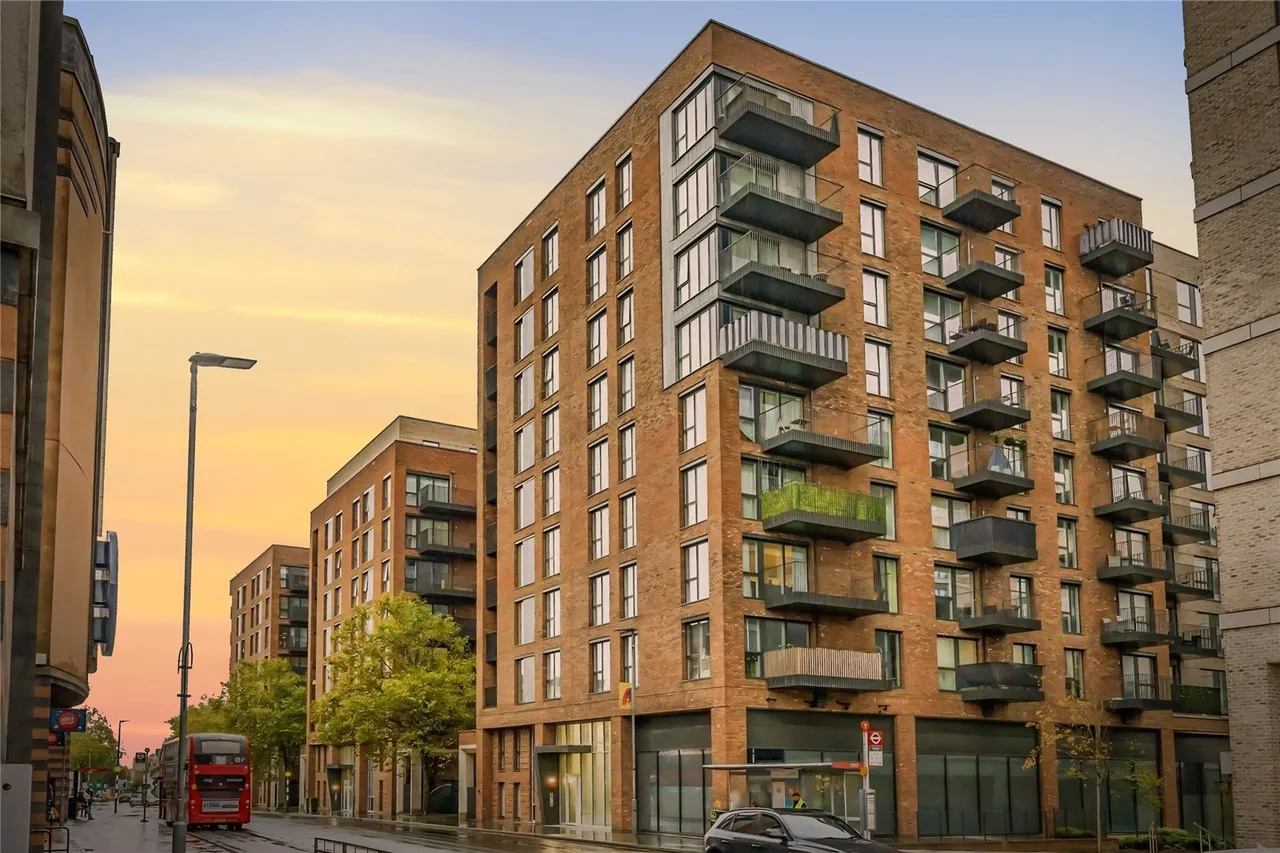 3 bed flat for sale — Regal Walk, DA6