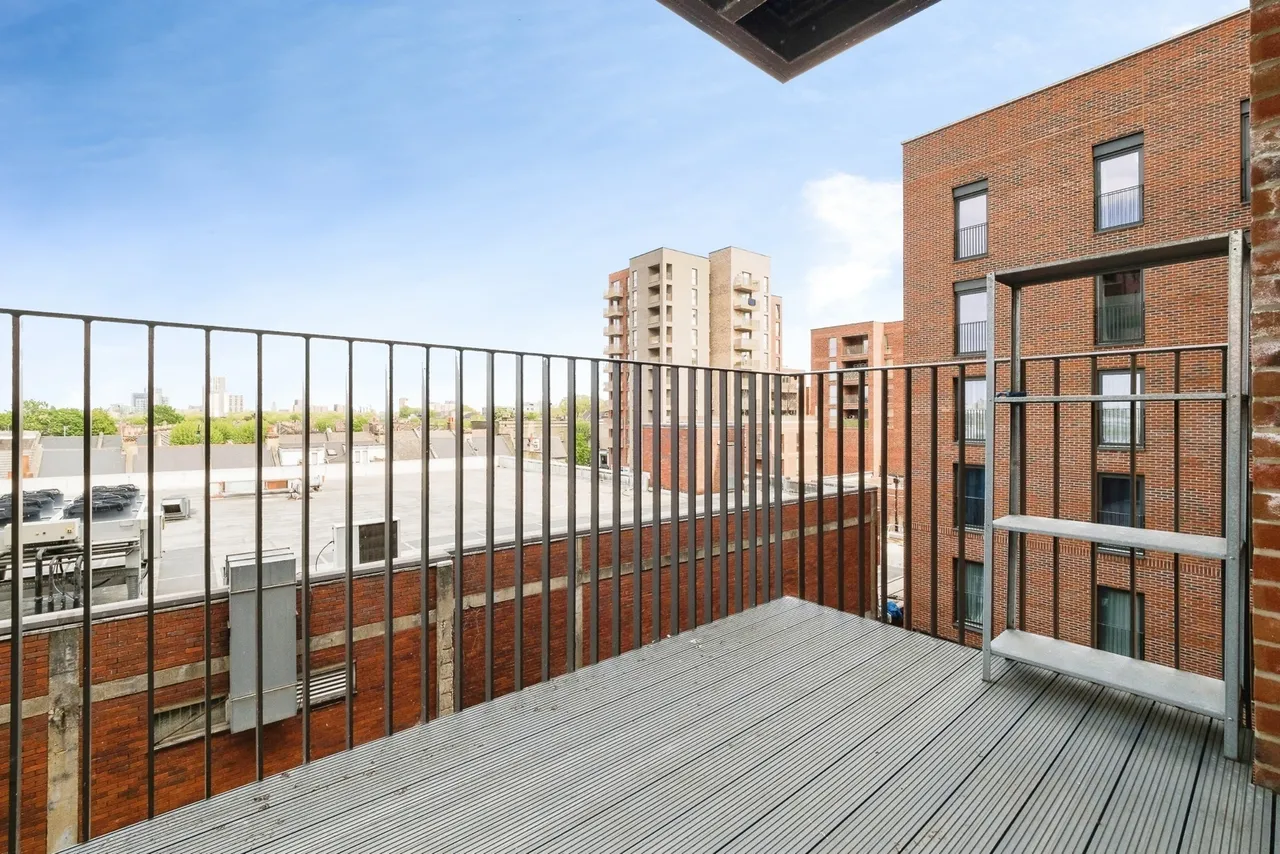 Ron Leighton Way, London, E6, photo 6