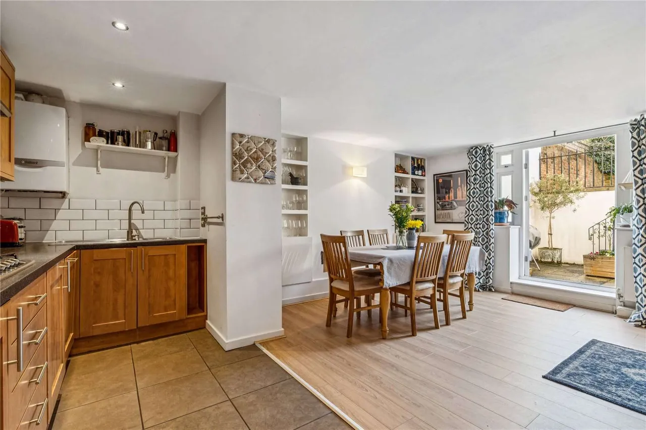 2 bed flat for sale — Balham Grove, London, SW12 8AZ
