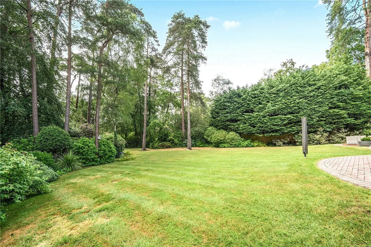 Kestrel Close, Ewshot, GU10, photo 10