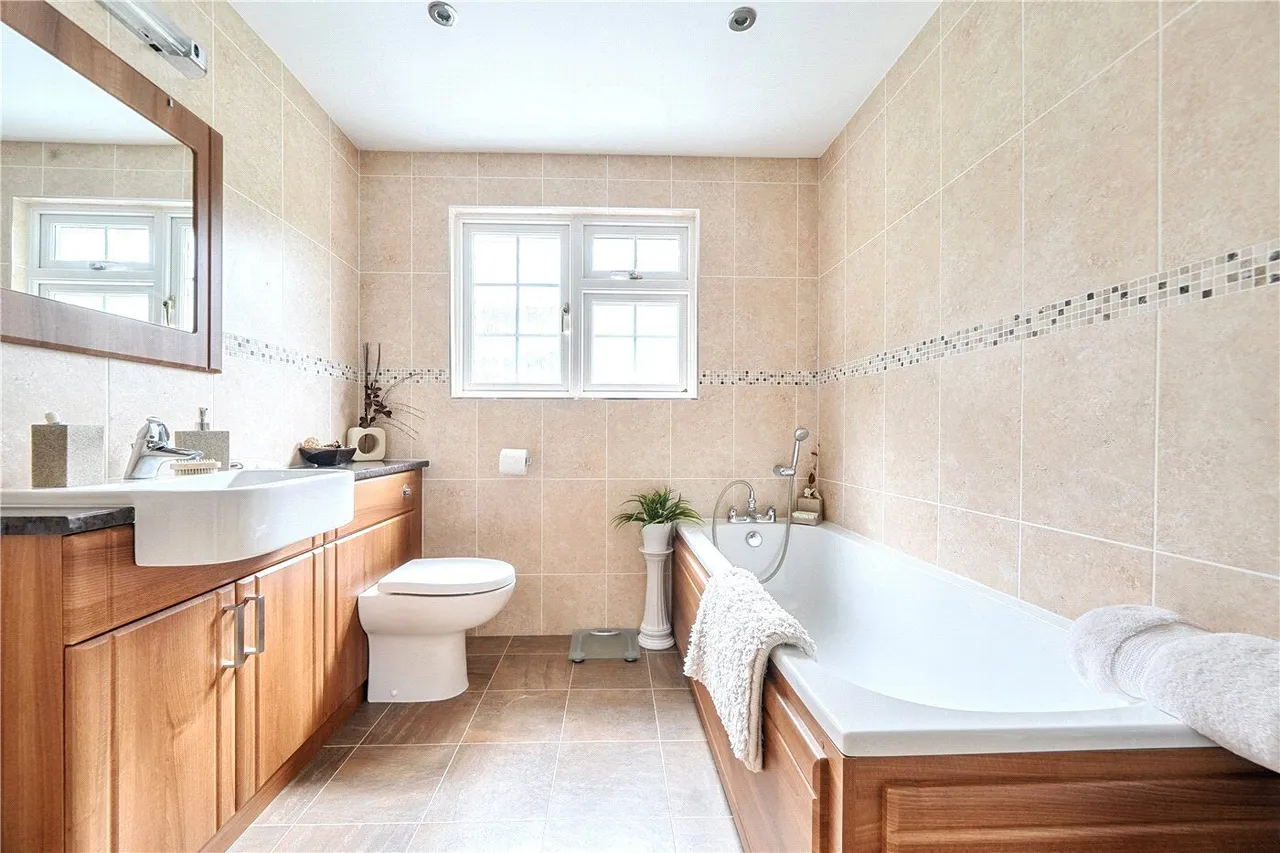 Kestrel Close, Ewshot, GU10, photo 9