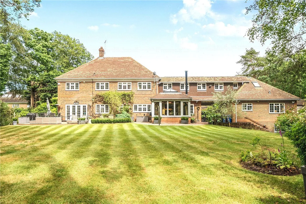 Kestrel Close, Ewshot, GU10, photo 14