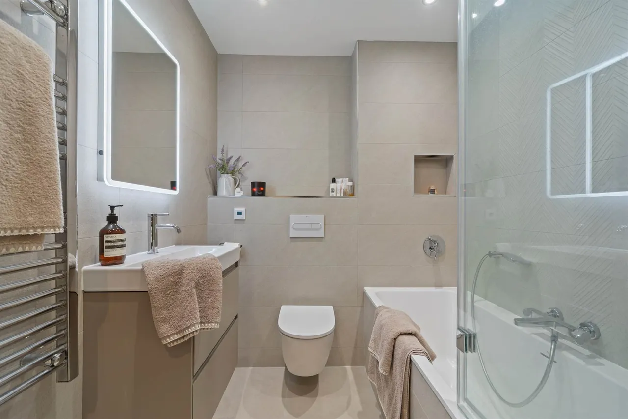 Castlehill Road, Belfast, BT4, photo 24
