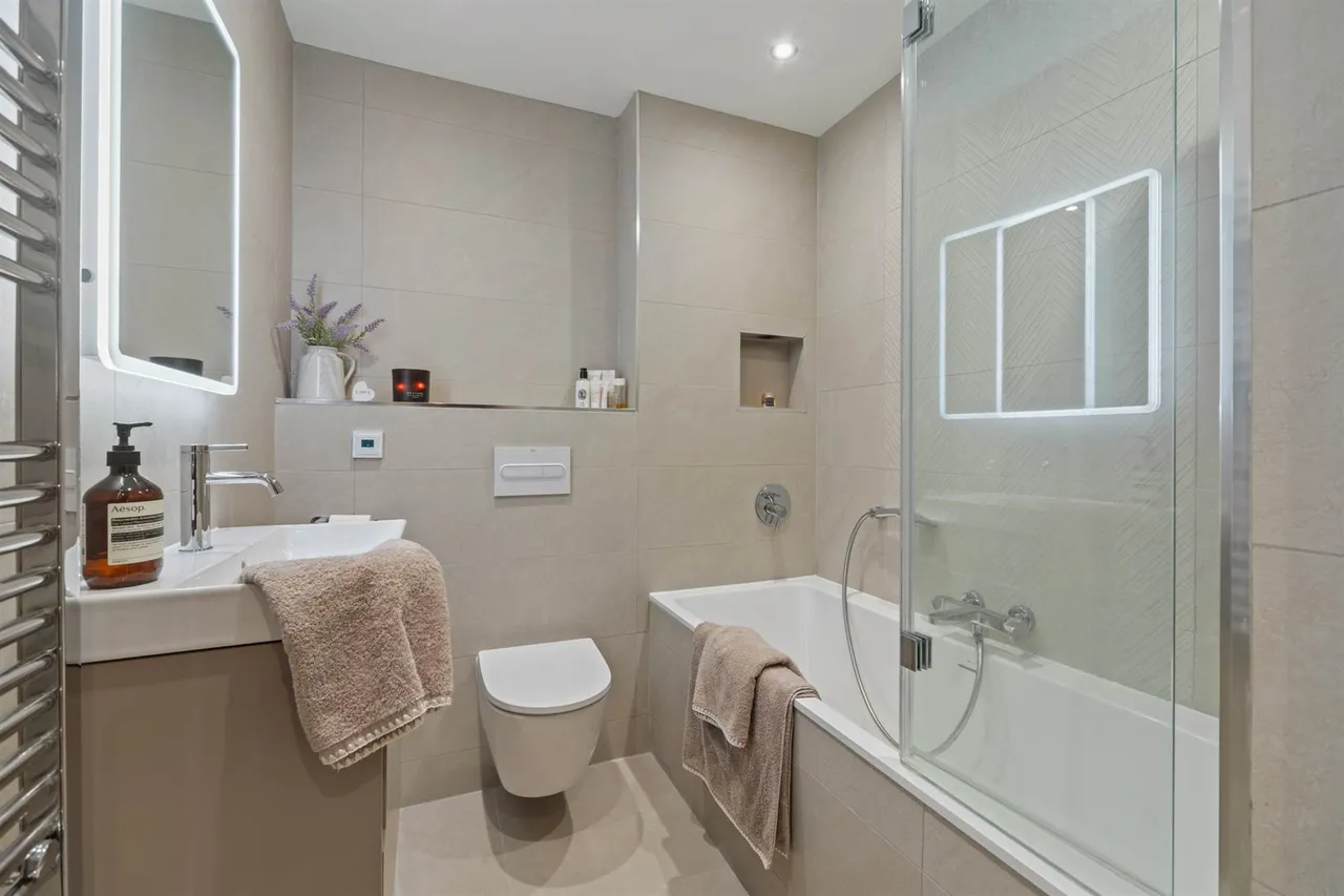 Castlehill Road, Belfast, BT4, photo 23