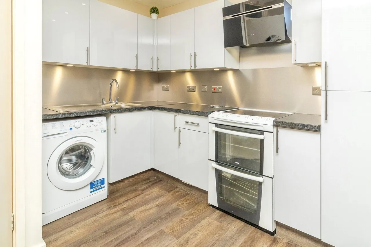 Moorgate, Leadenhall, Milton Keynes, Buckinghamshire, MK6, photo 5