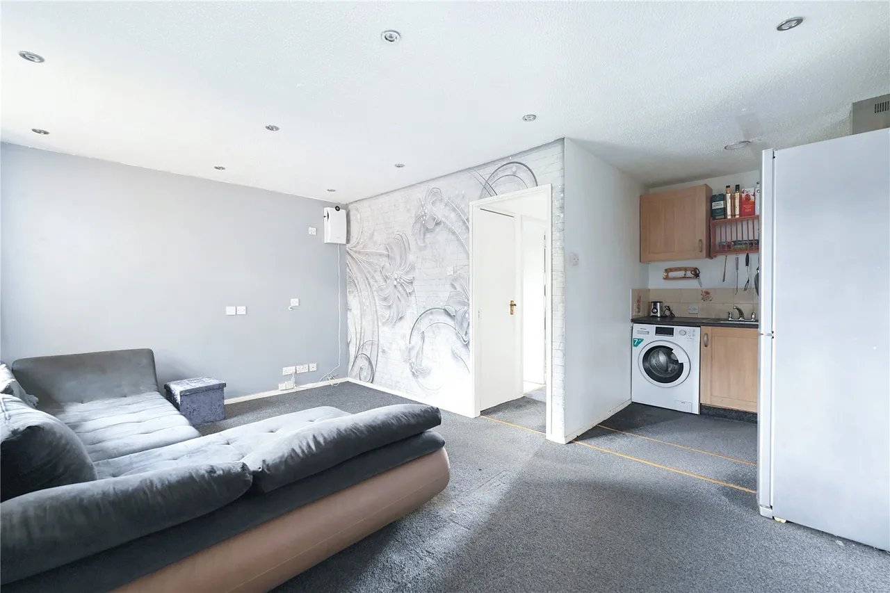 Hithermoor Road, Stanwell Moor, TW19, photo 4