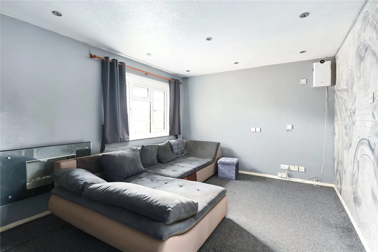 Hithermoor Road, Stanwell Moor, TW19, photo 2