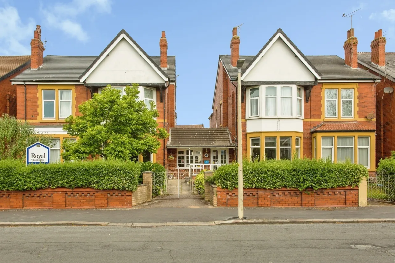 24 bed house for sale, York Road, Lytham St. Annes, FY8