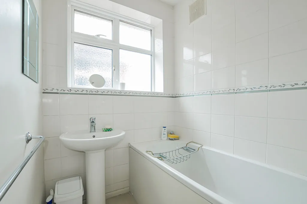 Oxford Road, Denham, UB9, photo 7
