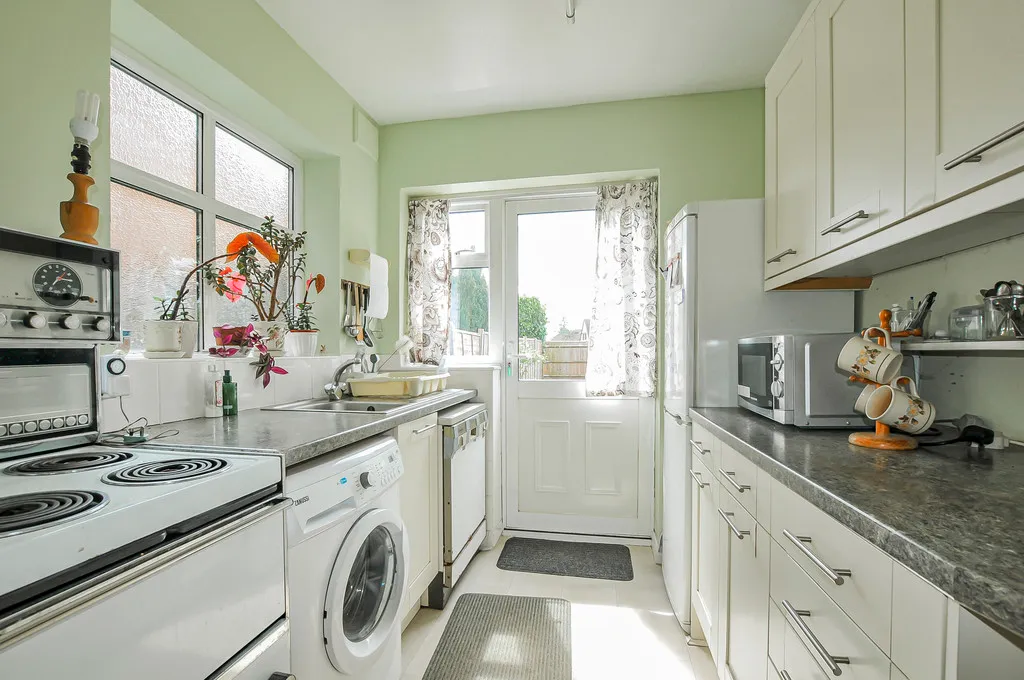 Oxford Road, Denham, UB9, photo 13