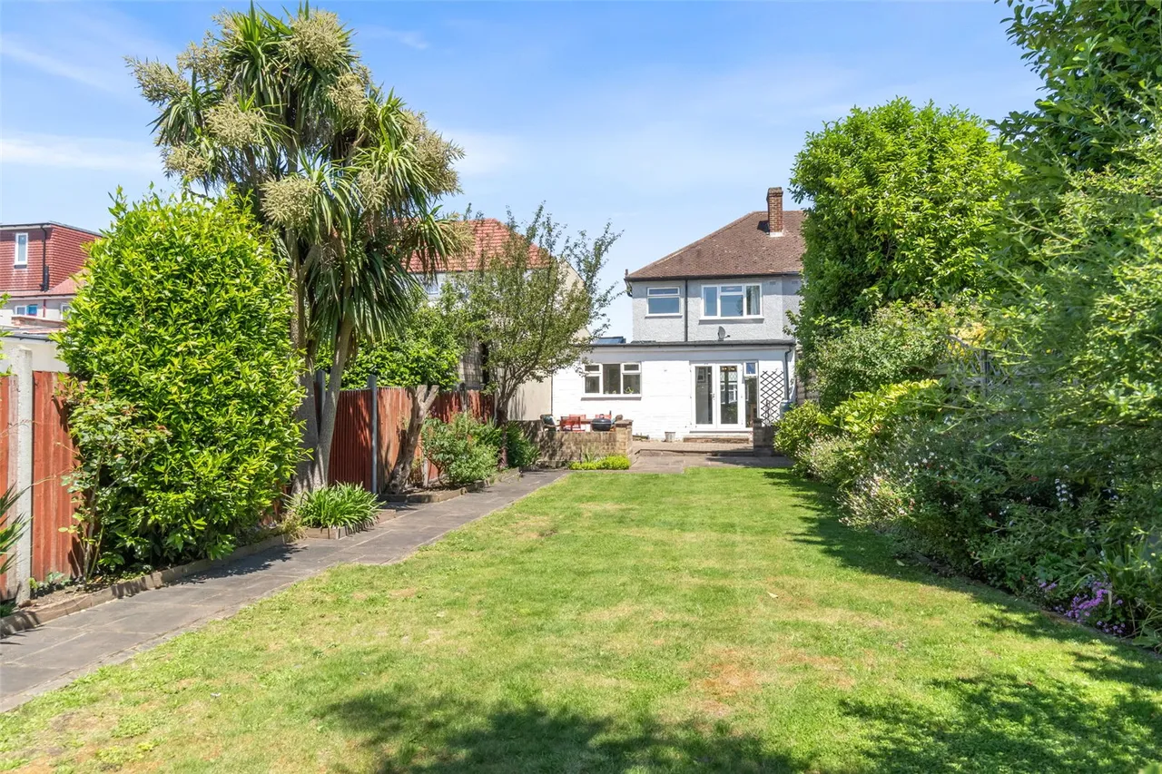 Sheringham Avenue, Twickenham, TW2 6AW, photo 11