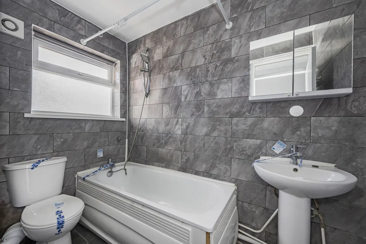 Bridge Court, Lea Bridge Road, Leyton, E10, photo 6