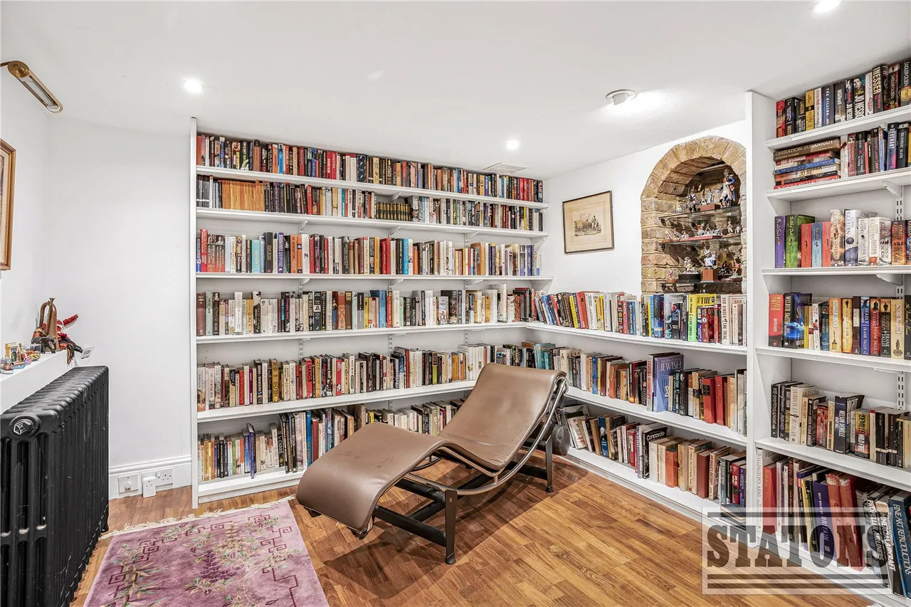 Hadley Road, New Barnet, Hertfordshire, EN5 5QP, photo 9