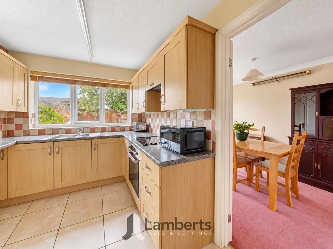 Corbizum Avenue, Studley, photo 9