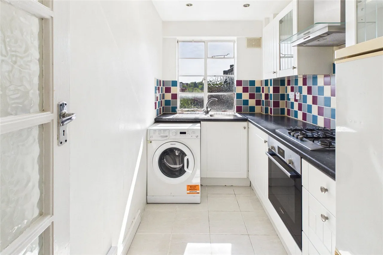 Corner Fielde, Streatham Hill, London, SW2, photo 3