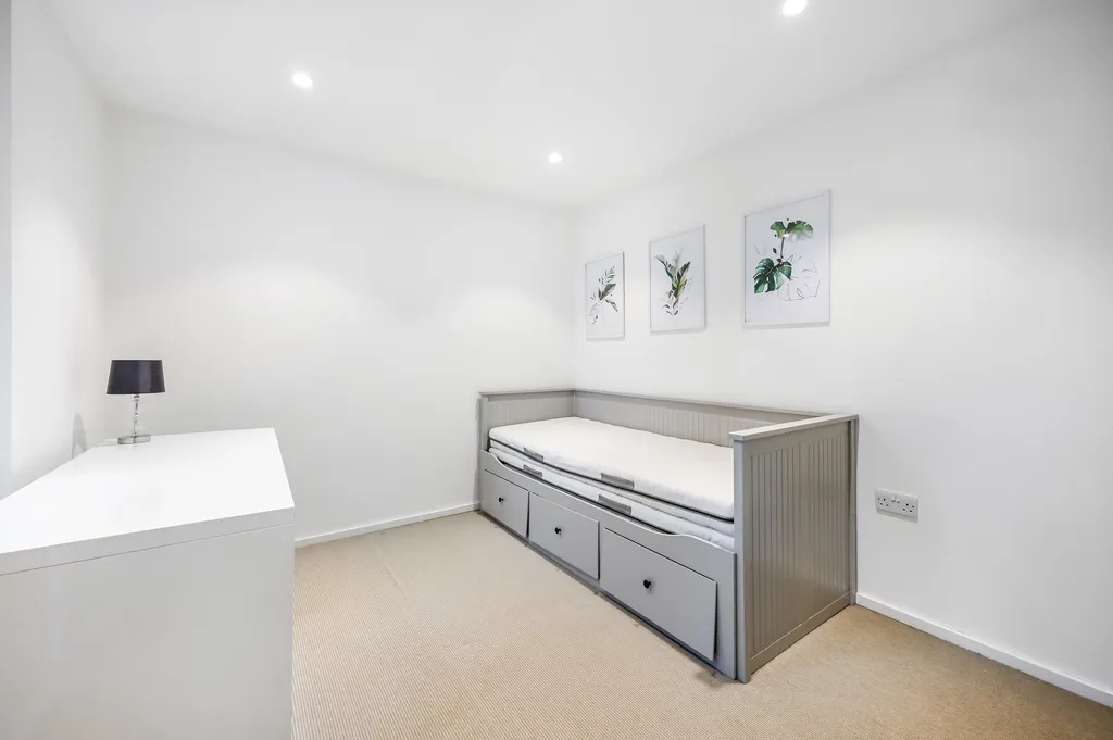 Spectrum Way, London, SW18, photo 6