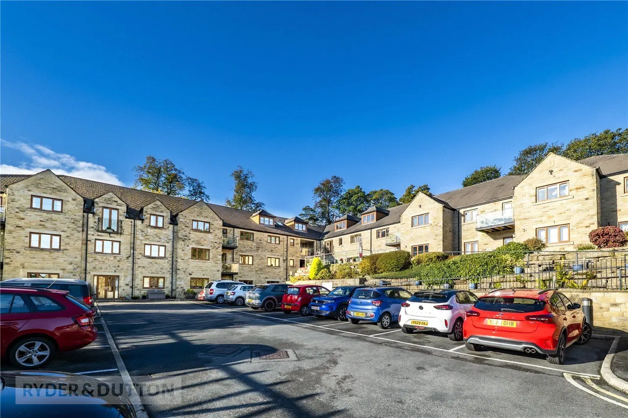 Huddersfield Road, Thongsbridge, HD9, photo 10